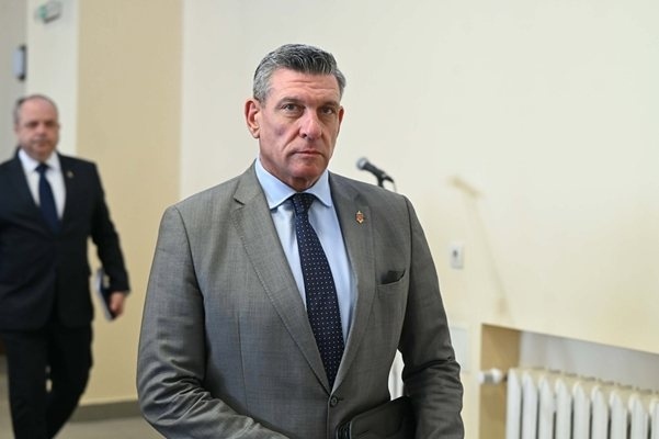 Босът на фабриката за фалшиво евро хванат в Румъния, там била и печатницата