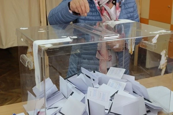 ЦИК реши да закрие 493 секции в 55 държави