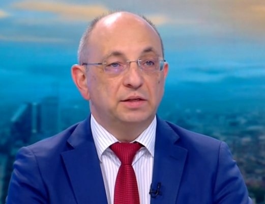 Николай Василев: Служебните правителства само се занимават да раздават пари