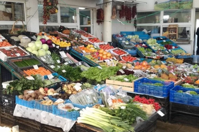 Основните храни в България са по-скъпи от Германия и Гърция