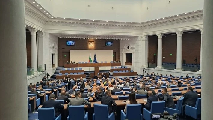 Депутати искат парламентът да прекрати подписаното от Гюров споразумение с Украйна
