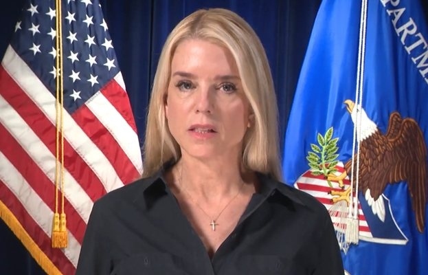 Тръмп уволни главният прокурор Пам Бонди заради публикуваните документи за Епстийн