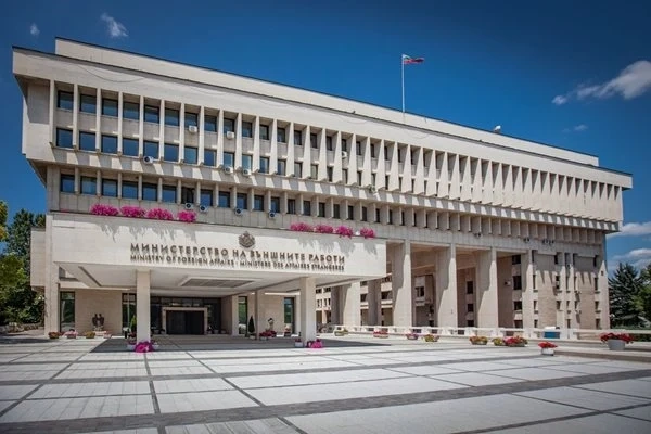 МВнР препоръчва на българите в Кувейт да напуснат страната