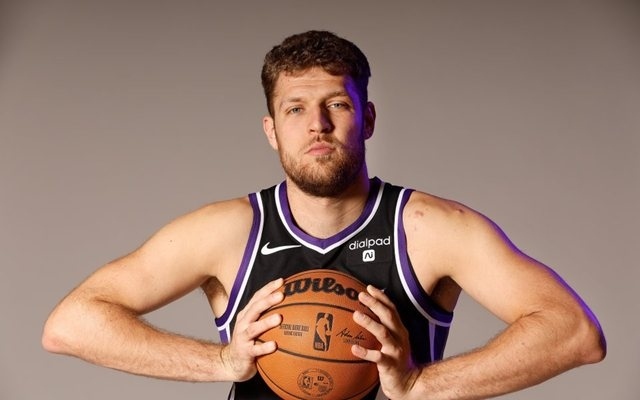 Агентът на Везенков атакува треньора на Сакраменто Кингс