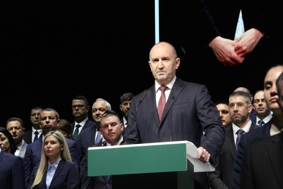 И Радев отиде при Карбовски. Той го помоли да не прави коалиция с ПП-ДБ