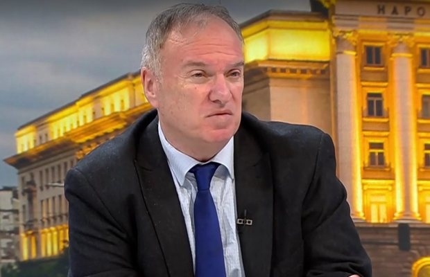 Чуков: САЩ преговарят с Иран, зад който всъщност е Китай