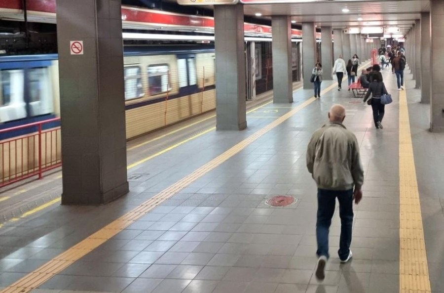 Метрото и част от линиите на градския транспорт в София ще се движат удължено 