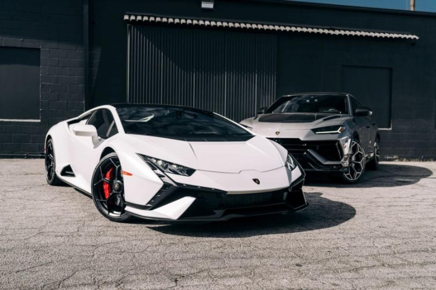 Гърция конфискува 229 луксозни автомобила при акция