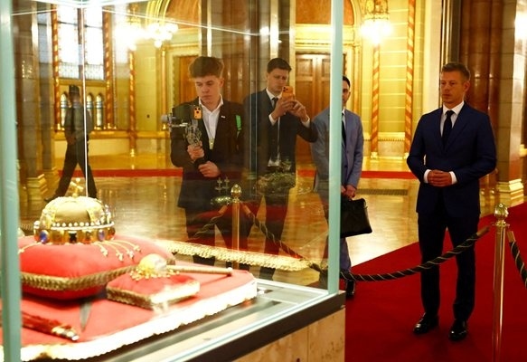 Петер Мадяр получи повече места в унгарския парламент, отколкото екзитполовете предвиждаха