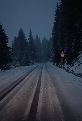 Априлски сняг покри проходите Превала и Пампорово