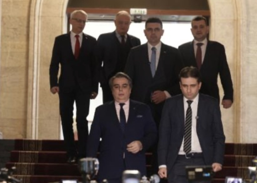 Заради Пейков: Мирчев обмисля Да, България да стане отделна парламентарна група