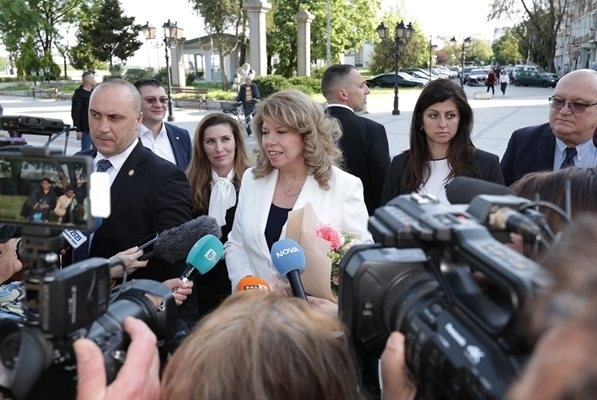 Илияна Йотова: Трябва да поставим нов начин на взаимоотношения - институциите да си говорят