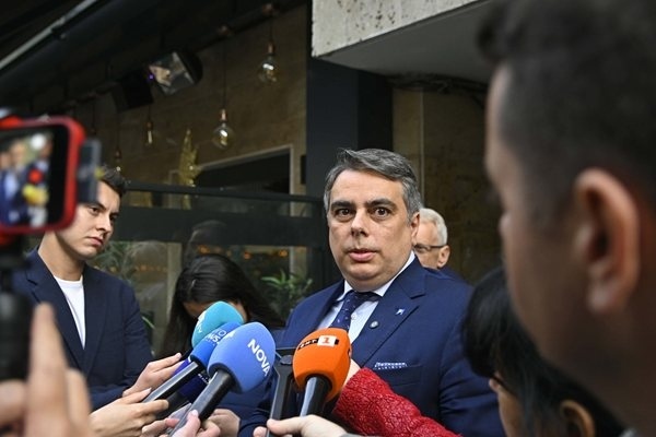 ПП и ДБ се разделят, но обмислят парламентарен съюз