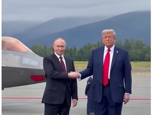 Путин и Доналд Тръмп обсъдиха войната в Близкия изток, руският лидер приветства примирието