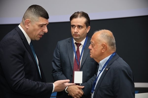 ДБ внесе пакет мерки за по-ефективна администрация