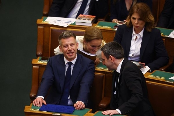 Петер Мадяр се закле като премиер на Унгария