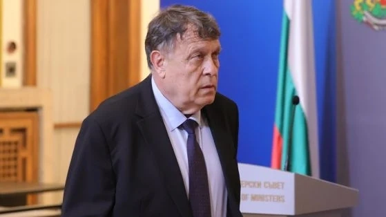 Проф. Вълчев назначи проверка на зам.-министъра си за конфликт на интереси
