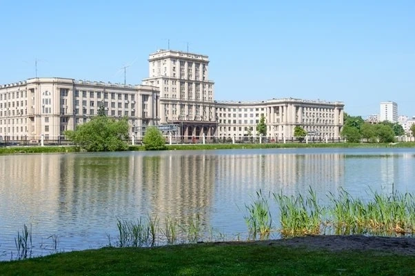 Хогуортс за шпиони в Москва тайно обучава бъдещи кадри на разузнаването