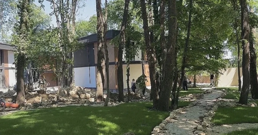Затваряли ли са си очите зелените за незаконния град край Варна?