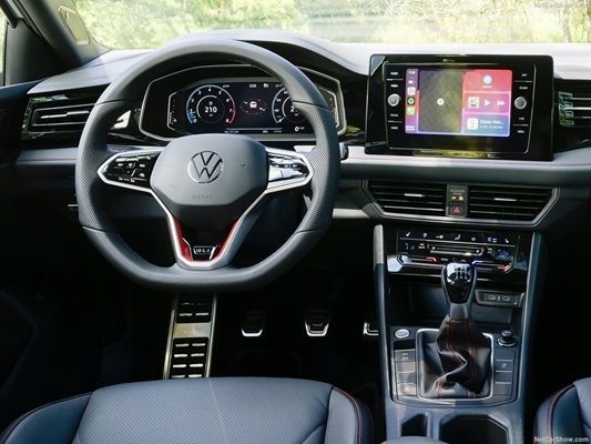Volkswagen официално прекрати продажбата на автомобили с ръчна скоростна кутия в Америка