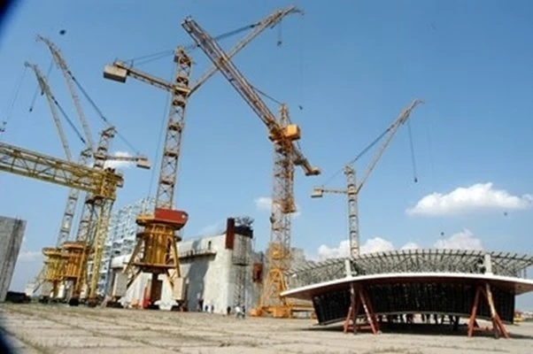 Росатом отложи връщането на персонала си в иранската атомна електроцентрала Бушер