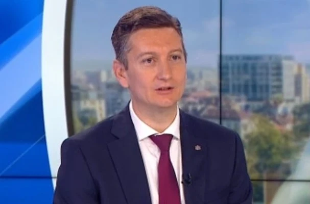 Иван Василев: В частни фирми има достъп до чувствителна информация за работата на държавата