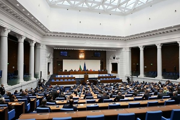 Няма да вземат по 2 евро от пенсионер, но за новите няма да има ковид бонус