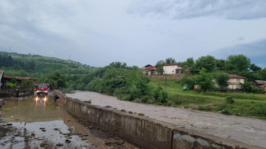 Започва опис на щетите след наводнението в село Тича