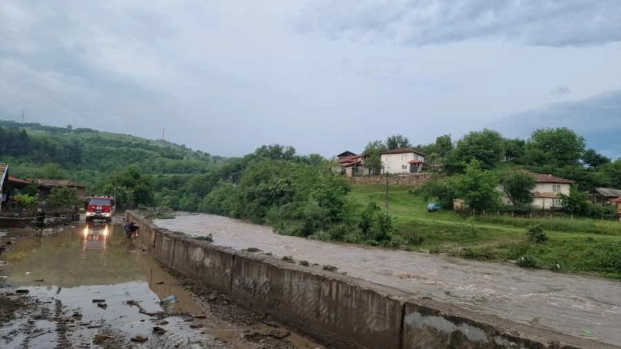 Започва опис на щетите след наводнението в село Тича