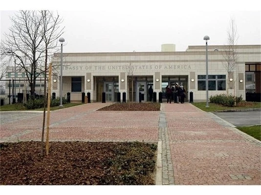 Утре от 9 до 14 часа ограничават движението около Посолството на САЩ