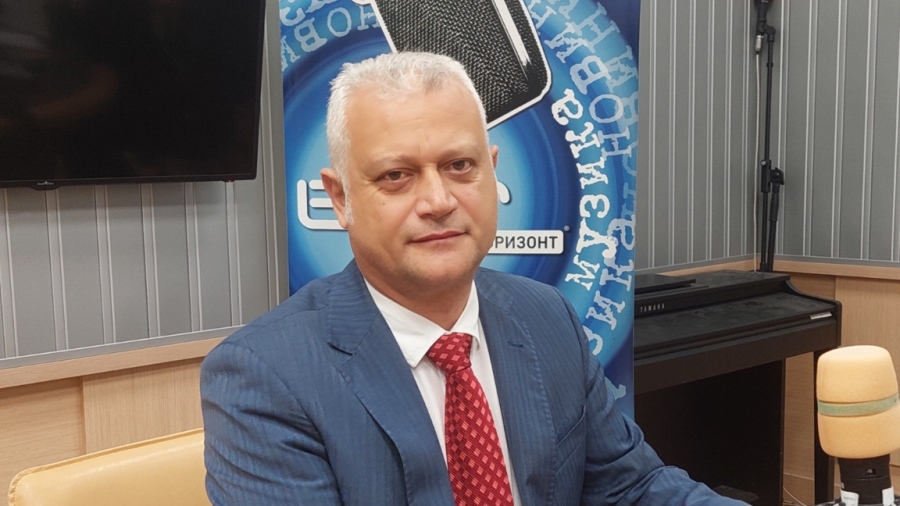 Дечев след оставката на Кандев: Беше много развълнуван. Сподели ми, че му трябва време, преди да говори повече