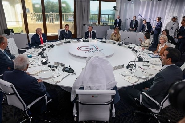 Случайно пуснати микрофони разкриха неофициални разговори на лидерите от Г-7