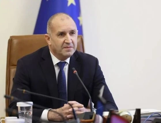 Радев обяви, че държавата ще подпомогне автопревозвачите