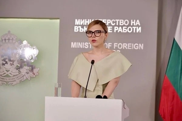 Велислава Петрова: Подкрепяме санкциите на ЕС срещу Русия, но не и за патриарх Кирил и енергетиката