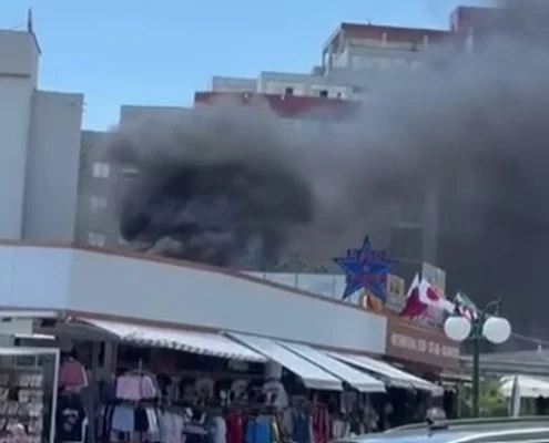 Голям пожар в Слънчев бряг, гърмят газови бутилки