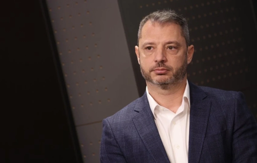 Делян Добрев напуска Народното събрание и политиката