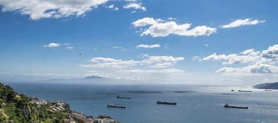 Оман прави временен морски коридор за кораби през Ормузкия проток
