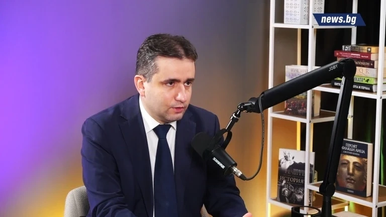 Божанов: Заради липсата на реформи и високия дефицит вървим към вдигане на данъците, по примера на Румъния
