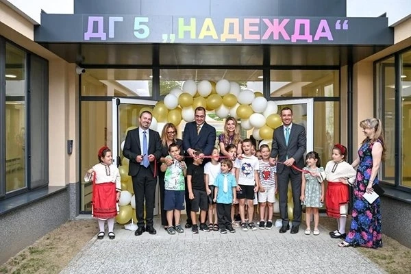 Терзиев откри нова сграда на детска градина във Връбница за 316 деца