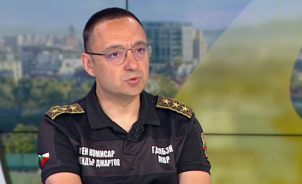  Джартов: Овладян е големият пожар в халето за преработка на пластмаса в София