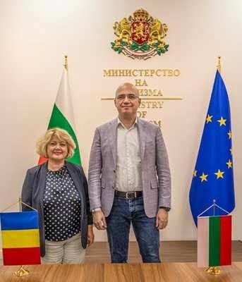 Министър Димитров: Подготвяме инициативи за повече румънски туристи през цялата година