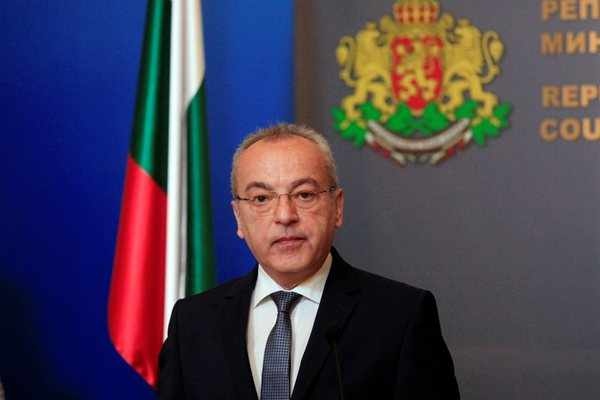 Чиновникът остава без банкети, няма служебна почерпка и за Нова година
