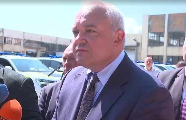 Демерджиев прати в парламента 53 страници за полети на Пеевски