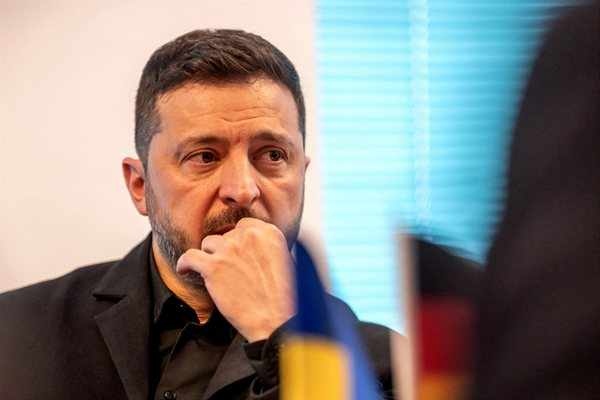 Зеленски изненадващо смени премиера, избира между четирима за нов