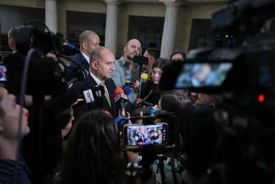 Румен Радев плаши с руски ядрен удар срещу Украйна