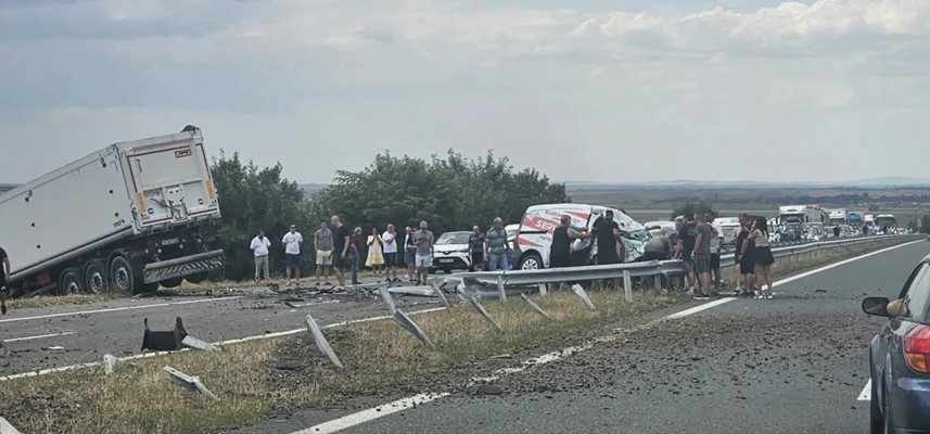 Инж. Жиянски: Мантинелите у нас са негодни