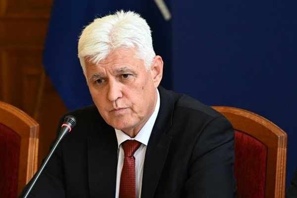 Димитър Стоянов: Лъжа е, че US самолетите бяха на летище София за учение