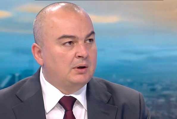 Министър Абровски: От понеделник започват сериозни проверки и контрол на вноса на плодове и зеленчуци