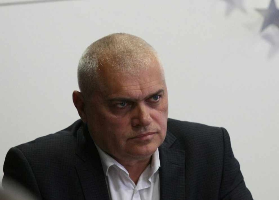 Валентин Радев призова да не се изпреварва разследването в ЕМКО за евентуална външна намеса