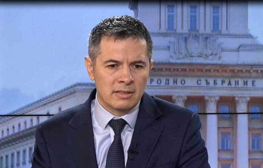Свастики, затворени чатове и десетки последователи: Ето как действа Кръв и чест